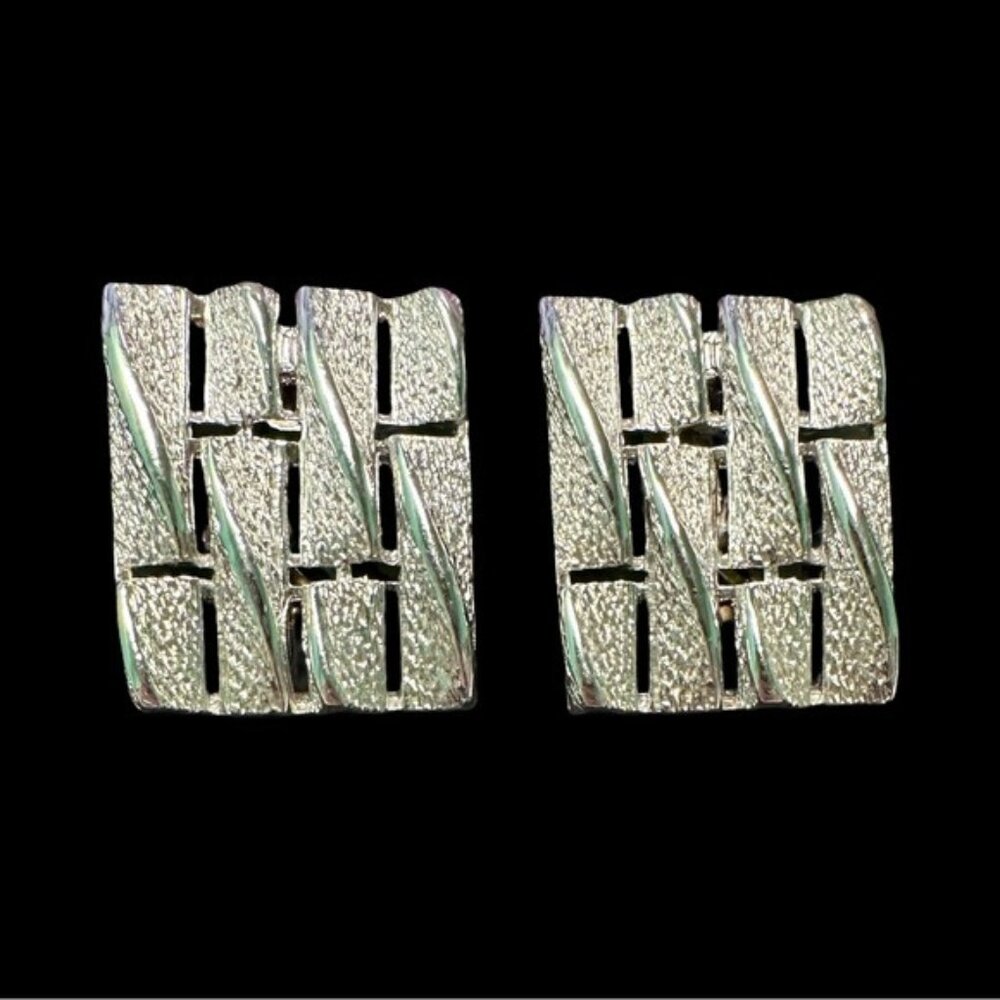 Vintage Gold-Tone Textured Clip-On Earrings Rectangular Design With Woven Detail